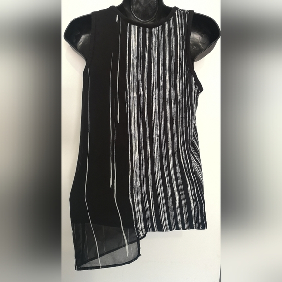 3/$10❤️DKNY sleeveless top black and white striped - Picture 3 of 7